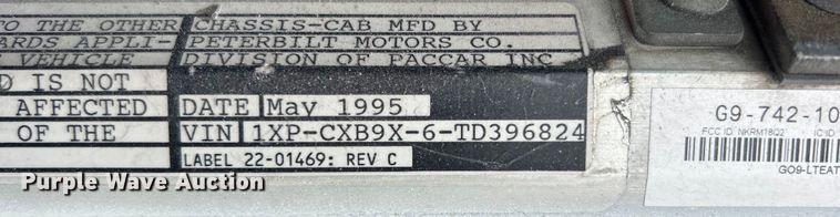 image for item EG0679 1996 Peterbilt  377 semi truck