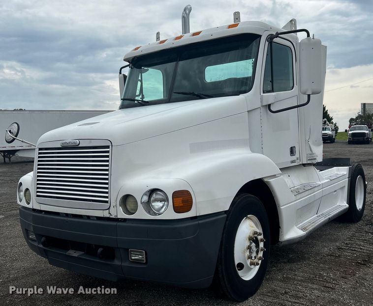 image for item EG0686 2002 Freightliner  Century Class semi truck