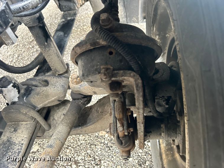 image for item EG0686 2002 Freightliner  Century Class semi truck