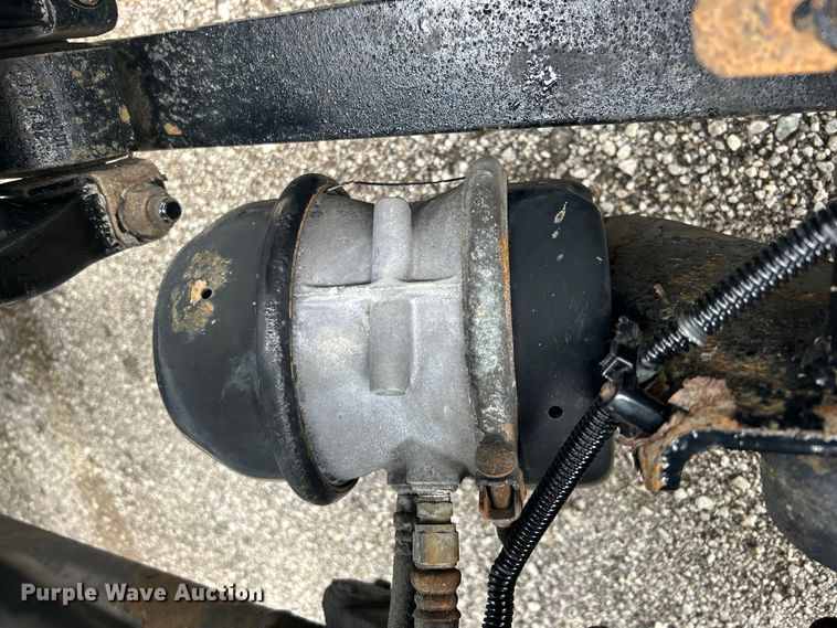 image for item EG0686 2002 Freightliner  Century Class semi truck