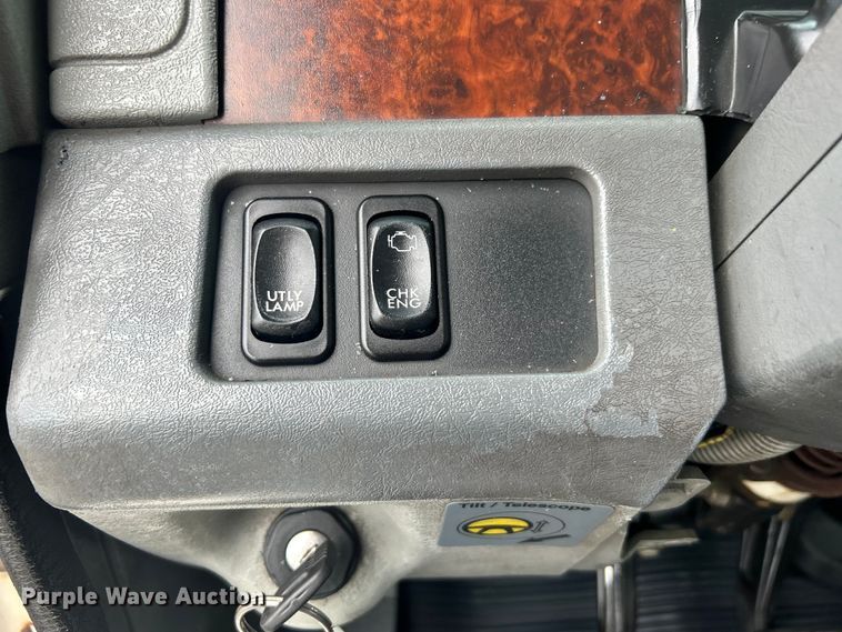 image for item EG0686 2002 Freightliner  Century Class semi truck