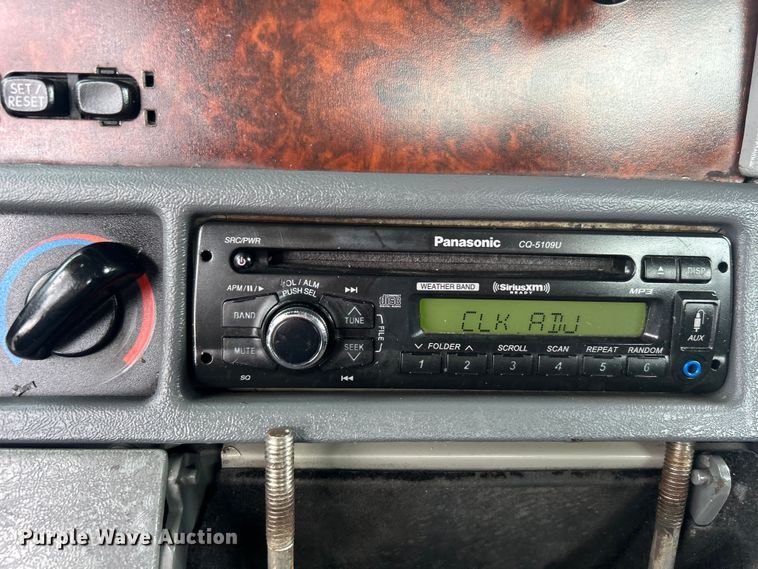 image for item EG0686 2002 Freightliner  Century Class semi truck