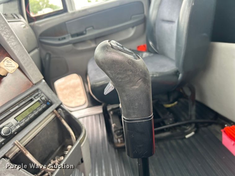 image for item EG0686 2002 Freightliner  Century Class semi truck