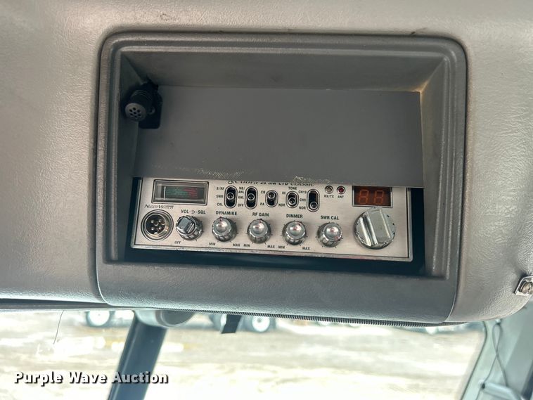 image for item EG0686 2002 Freightliner  Century Class semi truck