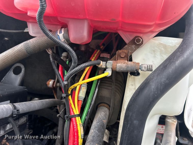 image for item EG0686 2002 Freightliner  Century Class semi truck