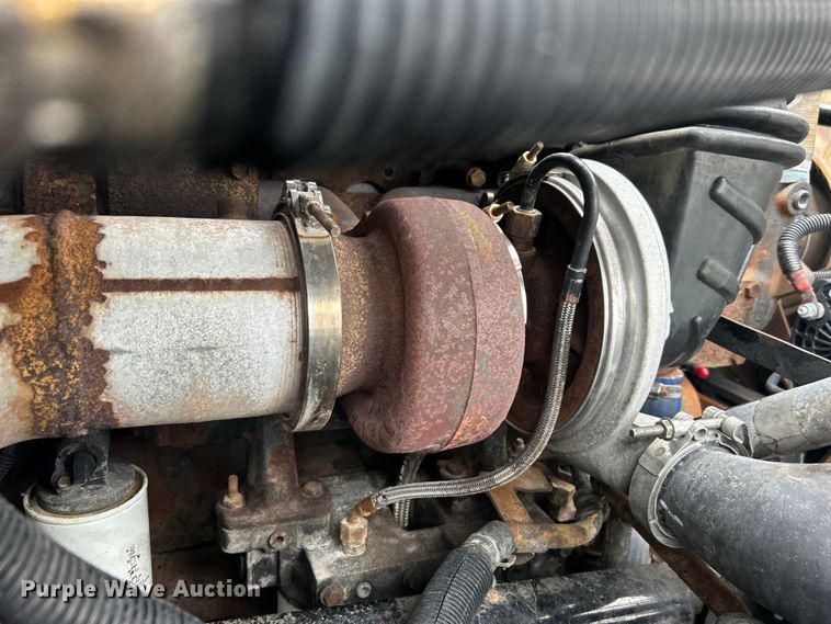 image for item EG0686 2002 Freightliner  Century Class semi truck