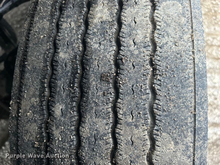 image for item EG0686 2002 Freightliner  Century Class semi truck