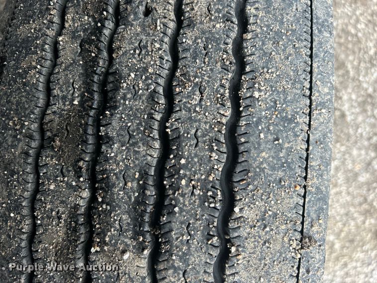 image for item EG0686 2002 Freightliner  Century Class semi truck