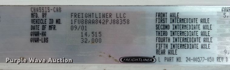 image for item EG0686 2002 Freightliner  Century Class semi truck