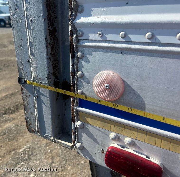 image for item EG0696 1982 Hobbs dry van trailer