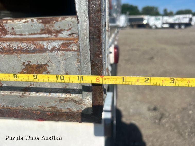 image for item EG0696 1982 Hobbs dry van trailer