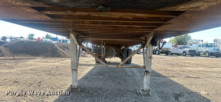 image for item EG0696 1982 Hobbs dry van trailer