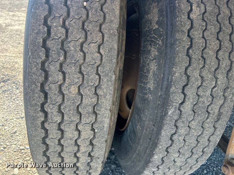 image for item EG0696 1982 Hobbs dry van trailer