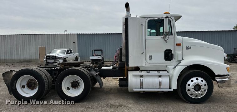 image for item EG1468 1999 International  9200 semi truck