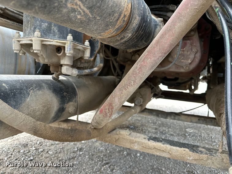 image for item EG1468 1999 International  9200 semi truck