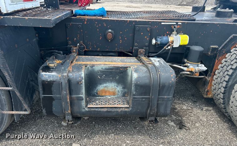 image for item EG1543 1986 SISU USA 5984 yard truck