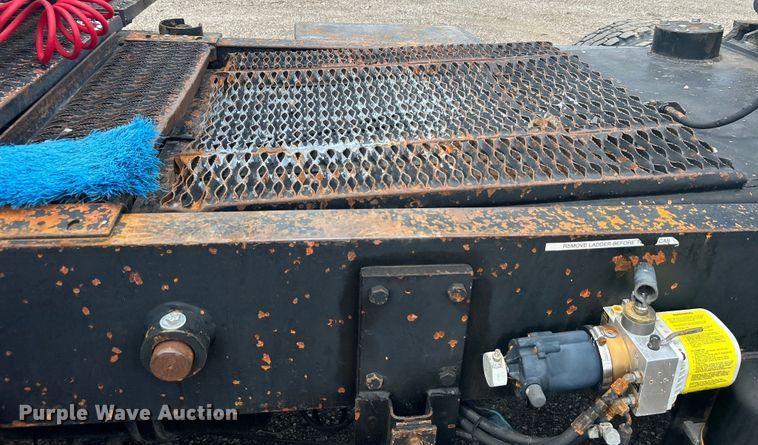 image for item EG1543 1986 SISU USA 5984 yard truck