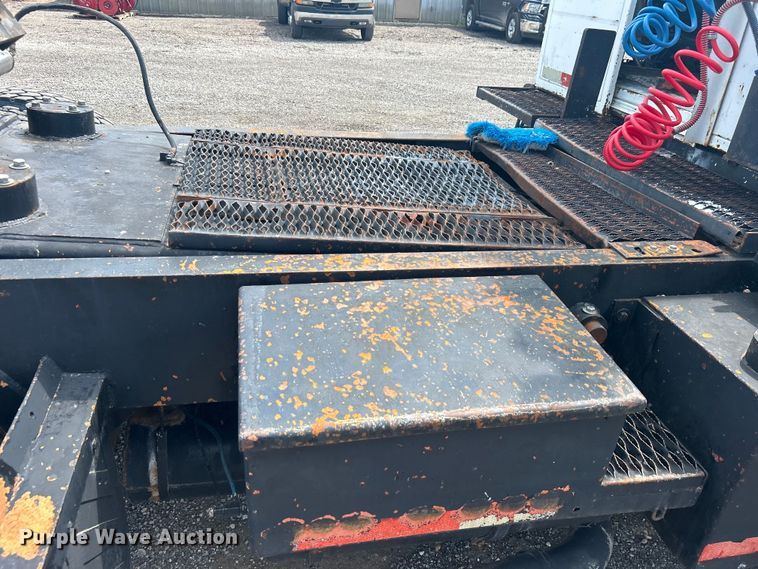 image for item EG1543 1986 SISU USA 5984 yard truck