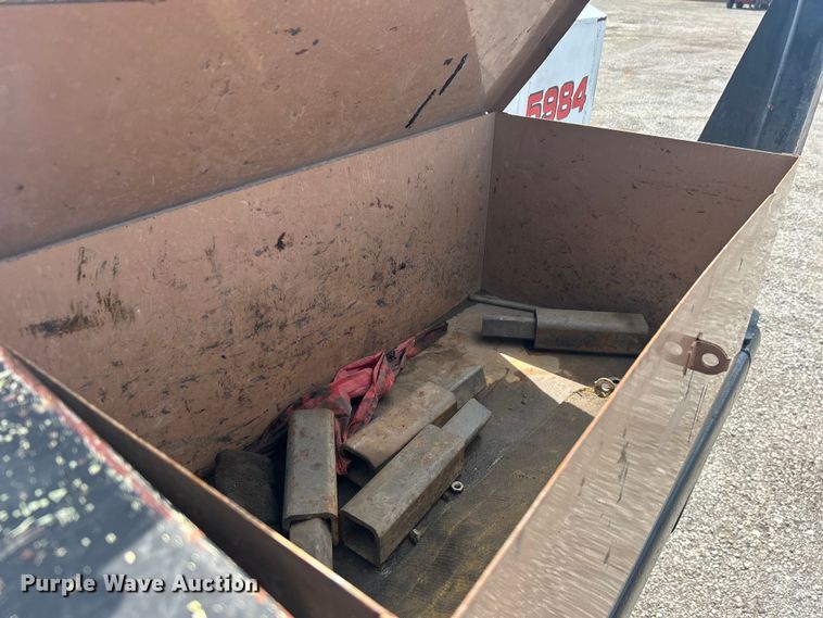 image for item EG1543 1986 SISU USA 5984 yard truck