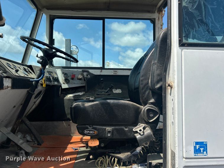 image for item EG1543 1986 SISU USA 5984 yard truck