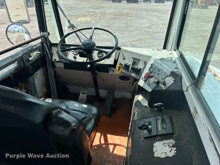 image for item EG1543 1986 SISU USA 5984 yard truck