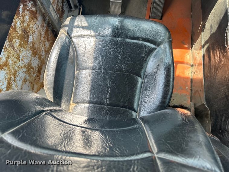 image for item EG1543 1986 SISU USA 5984 yard truck