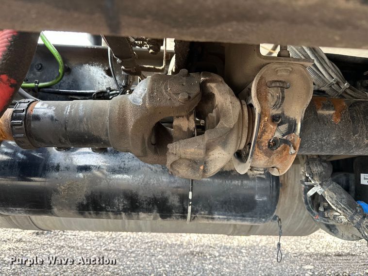 image for item EG1629 2019 Peterbilt  579 semi truck