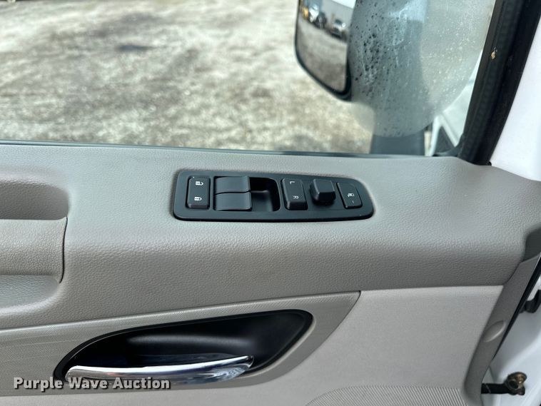 image for item EG1629 2019 Peterbilt  579 semi truck