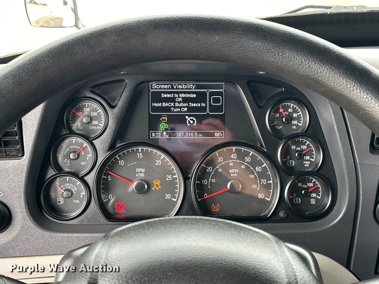 image for item EG1629 2019 Peterbilt  579 semi truck