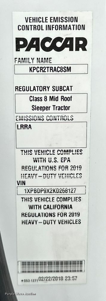 image for item EG1629 2019 Peterbilt  579 semi truck