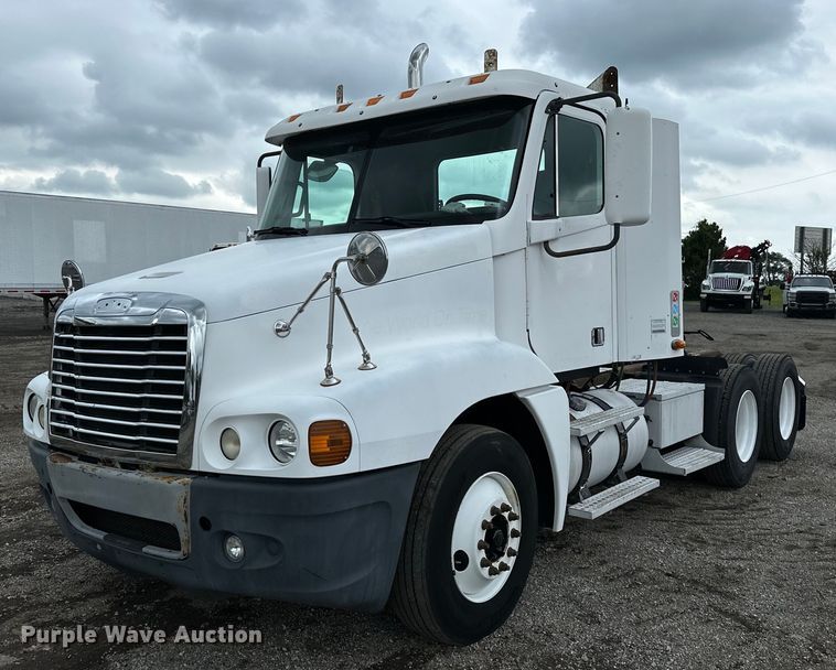 image for item EG1639 2009 Freightliner  Century Class S/T semi truck