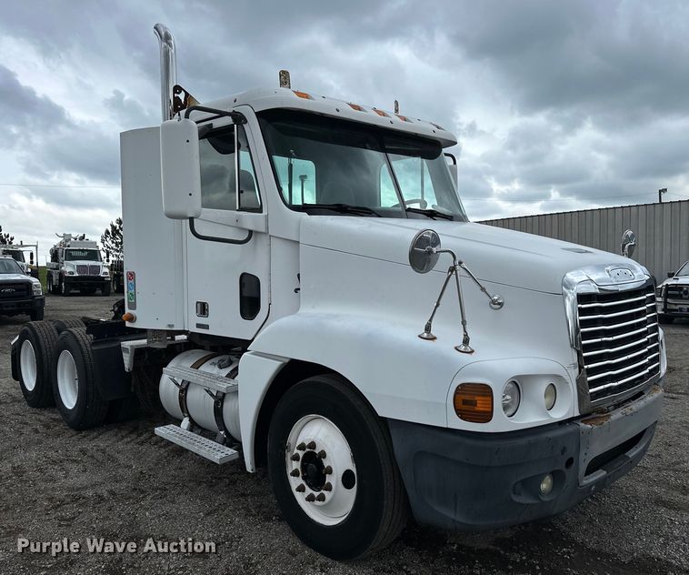 image for item EG1639 2009 Freightliner  Century Class S/T semi truck