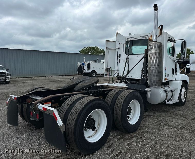 image for item EG1639 2009 Freightliner  Century Class S/T semi truck