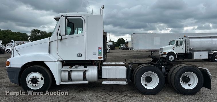 image for item EG1639 2009 Freightliner  Century Class S/T semi truck