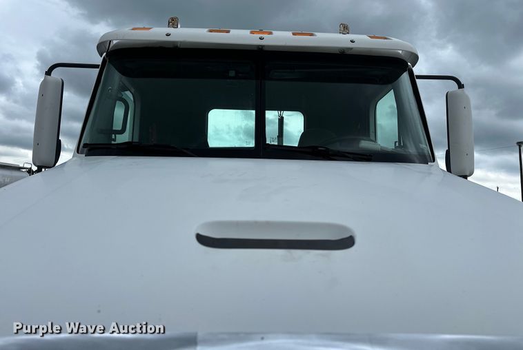 image for item EG1639 2009 Freightliner  Century Class S/T semi truck