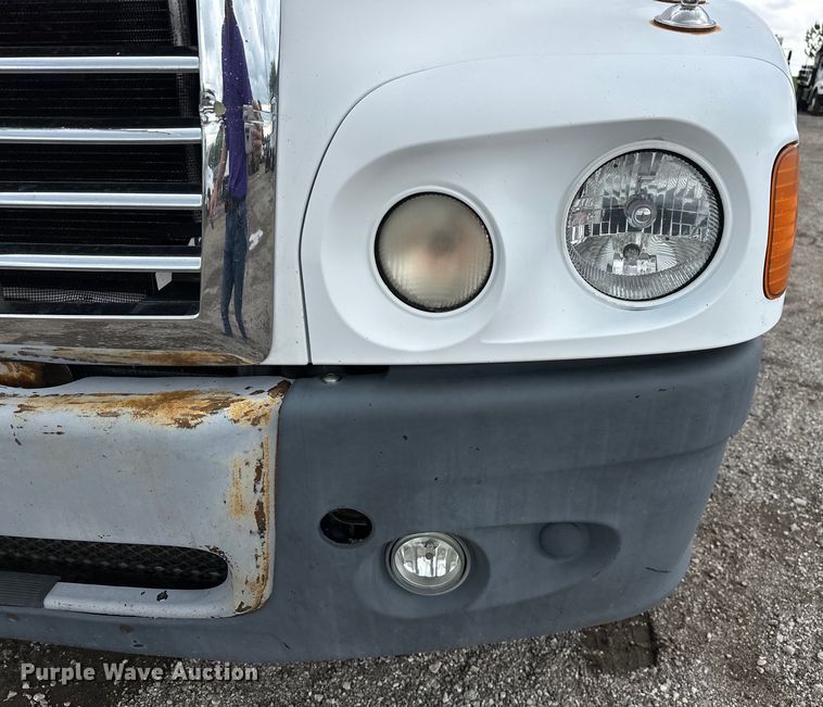 image for item EG1639 2009 Freightliner  Century Class S/T semi truck