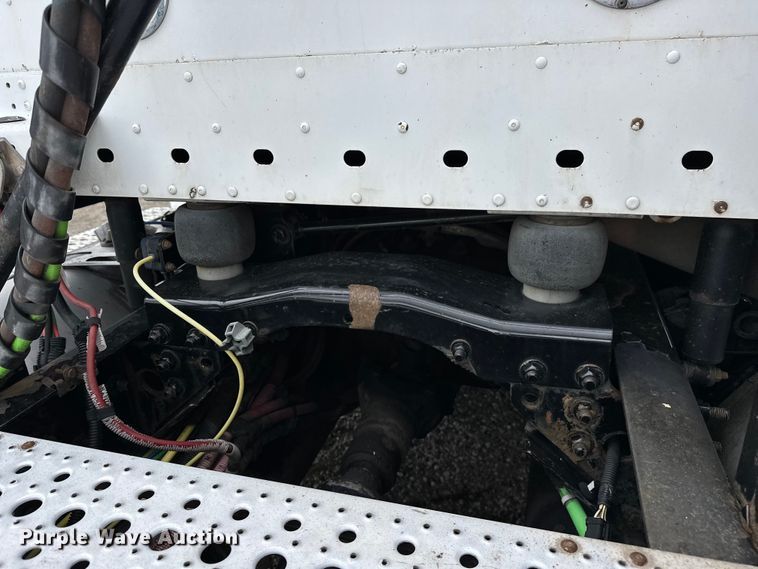 image for item EG1639 2009 Freightliner  Century Class S/T semi truck