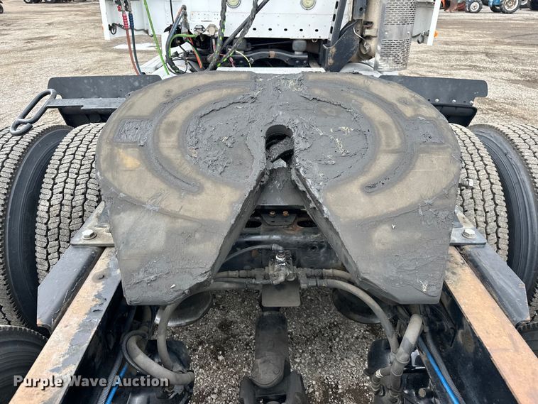 image for item EG1639 2009 Freightliner  Century Class S/T semi truck