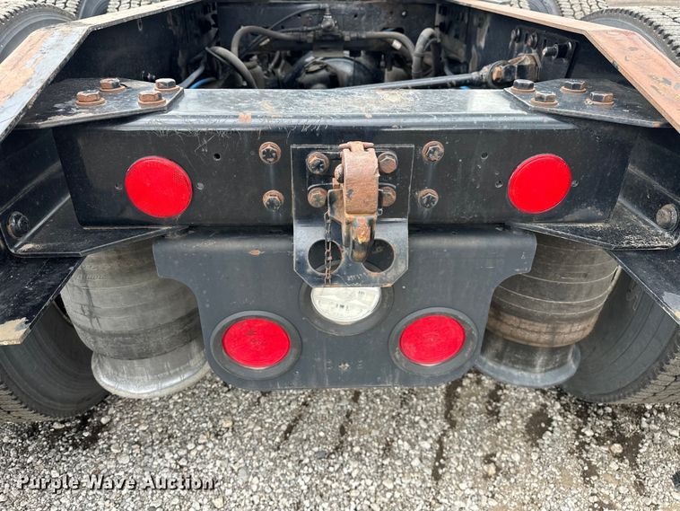 image for item EG1639 2009 Freightliner  Century Class S/T semi truck