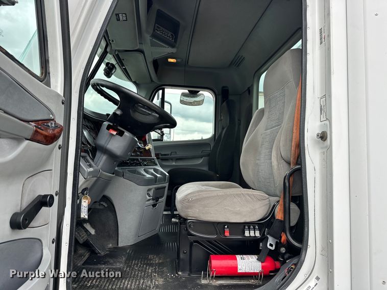 image for item EG1639 2009 Freightliner  Century Class S/T semi truck