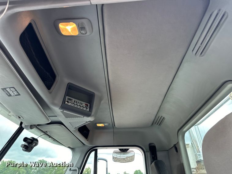 image for item EG1639 2009 Freightliner  Century Class S/T semi truck