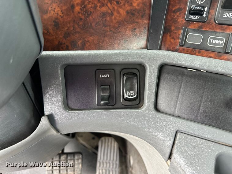 image for item EG1639 2009 Freightliner  Century Class S/T semi truck