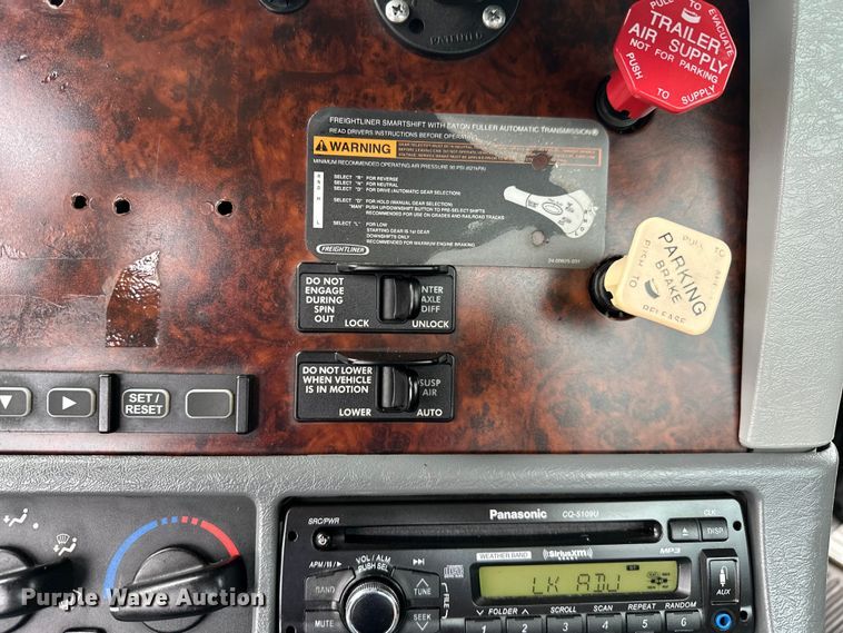 image for item EG1639 2009 Freightliner  Century Class S/T semi truck