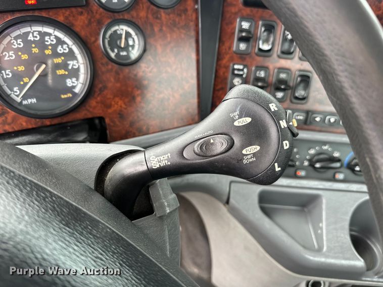 image for item EG1639 2009 Freightliner  Century Class S/T semi truck