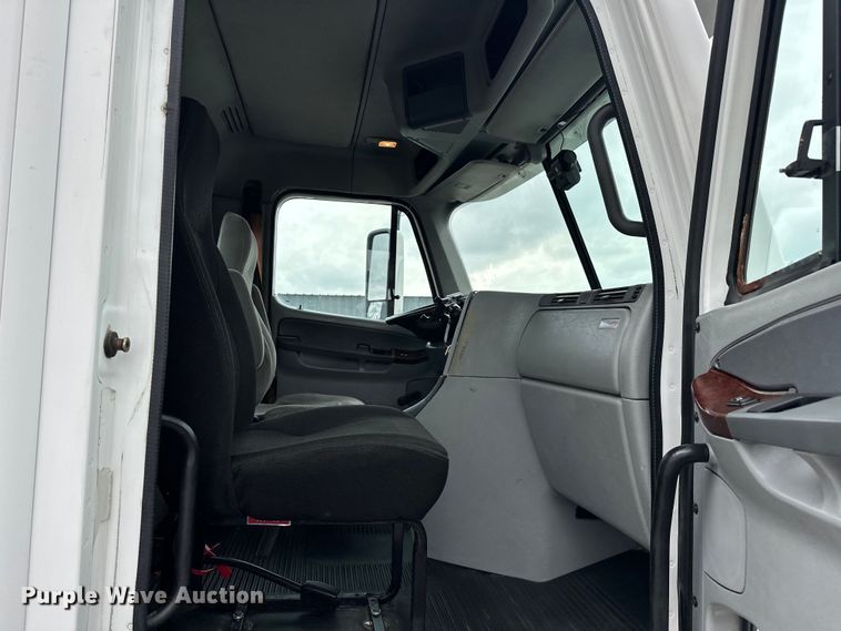 image for item EG1639 2009 Freightliner  Century Class S/T semi truck