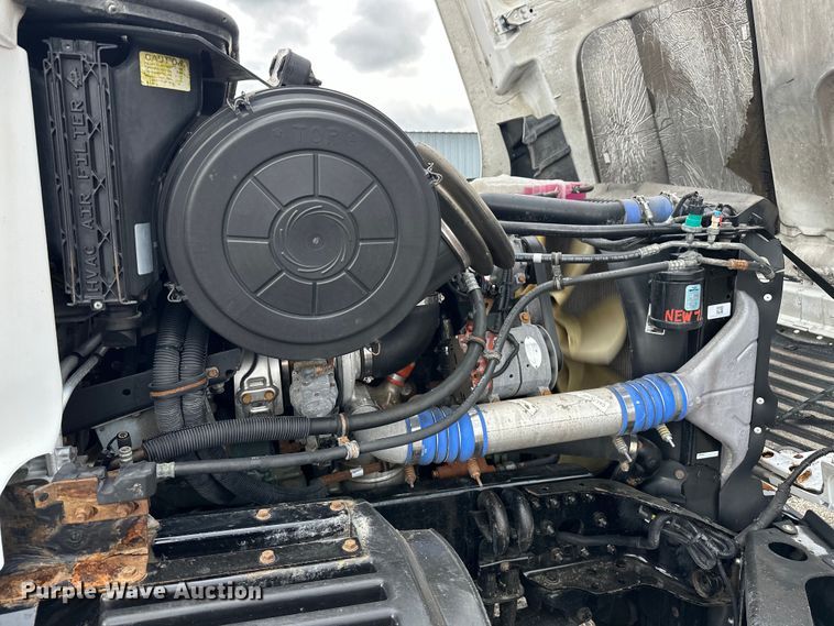 image for item EG1639 2009 Freightliner  Century Class S/T semi truck