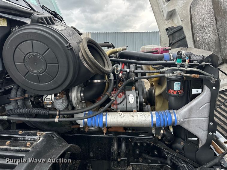 image for item EG1639 2009 Freightliner  Century Class S/T semi truck