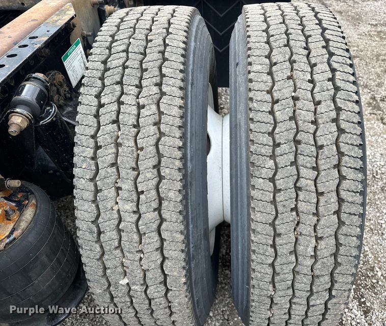 image for item EG1639 2009 Freightliner  Century Class S/T semi truck