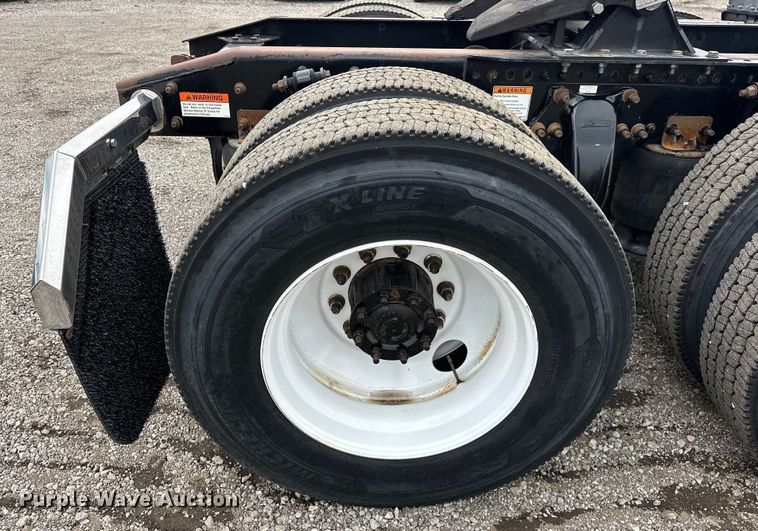 image for item EG1639 2009 Freightliner  Century Class S/T semi truck