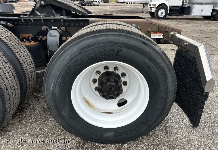 image for item EG1639 2009 Freightliner  Century Class S/T semi truck